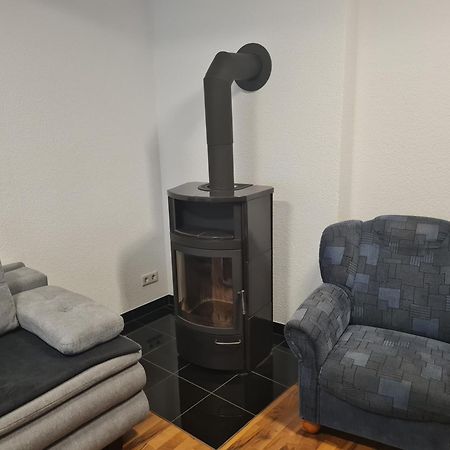Modernisierte Wohnung, Zentral Gelegen In Historischer Altstadt Mucheln Luaran gambar